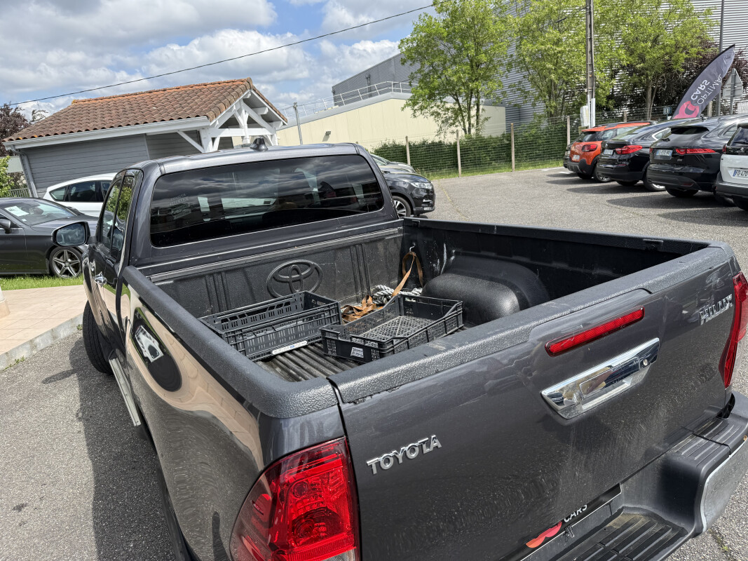 Toyota HILUX V