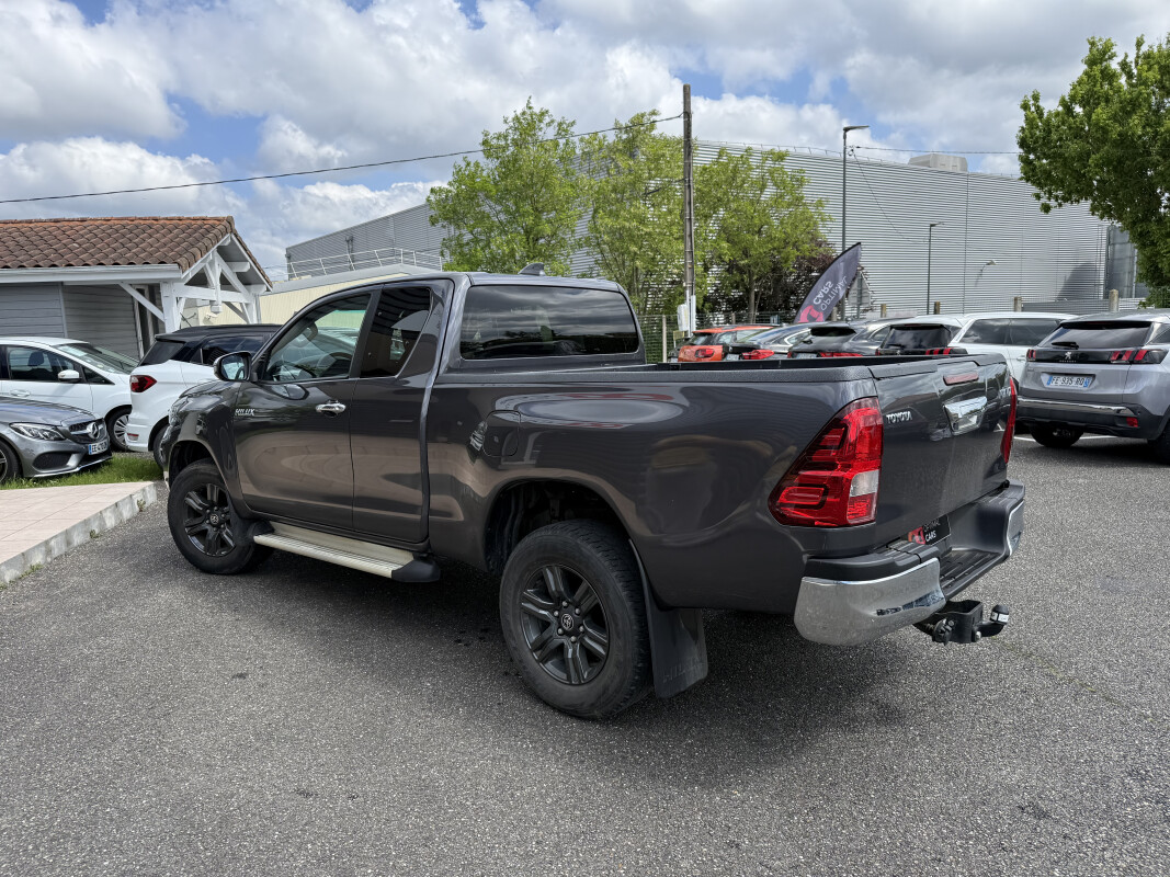 Toyota HILUX V